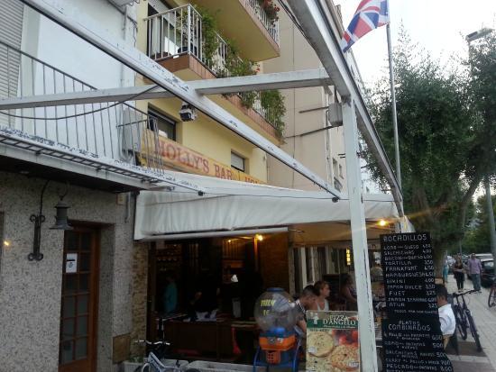 Holly's Bar