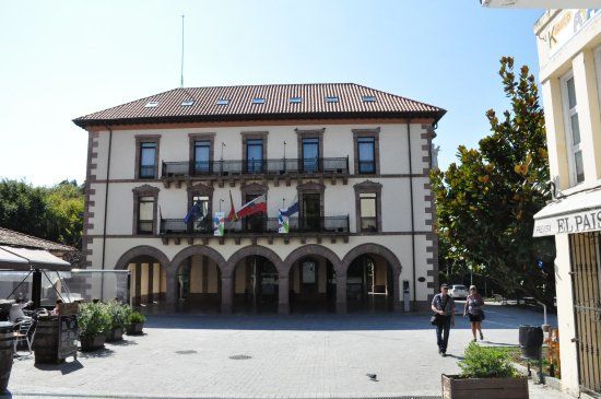 el Antiguo Ayuntamiento de Comillas