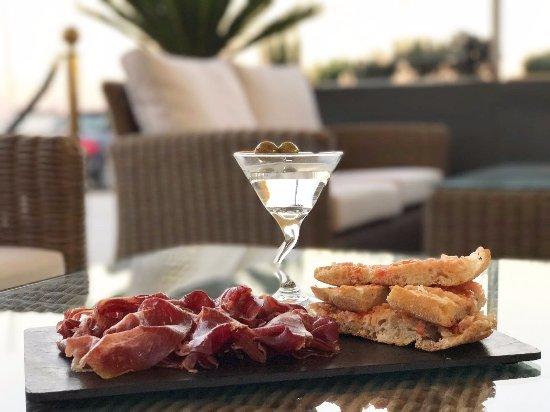 Naunet Lounge Bar