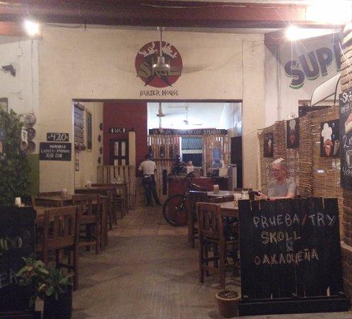 Skål Burger House