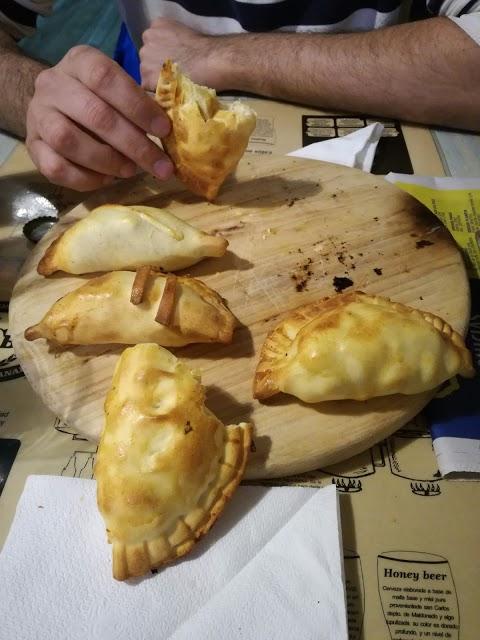 100% Artesanal Empanadas