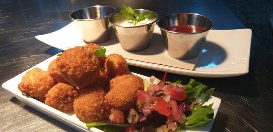 RoadHouse Restaurant & Bar