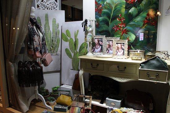 Cala Regalos y Caprichos