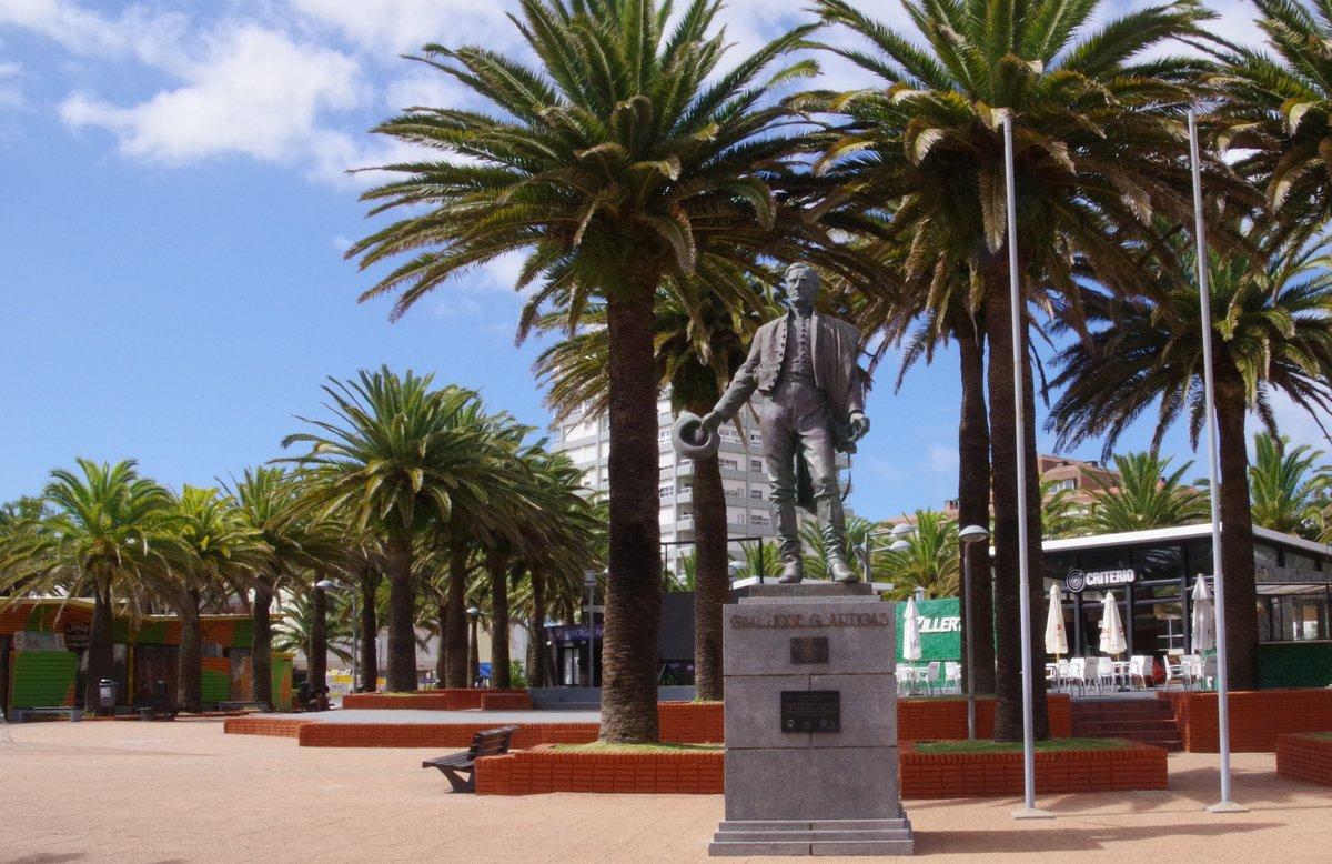 la Plaza Gral Artigas