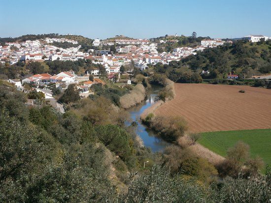 Ponte sobre o Rio Mira