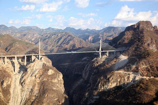el Puente Baluarte