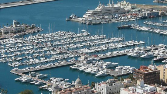 el Puerto Deportivo